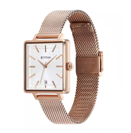 Women Brass Dial & Straps Analogue Watch